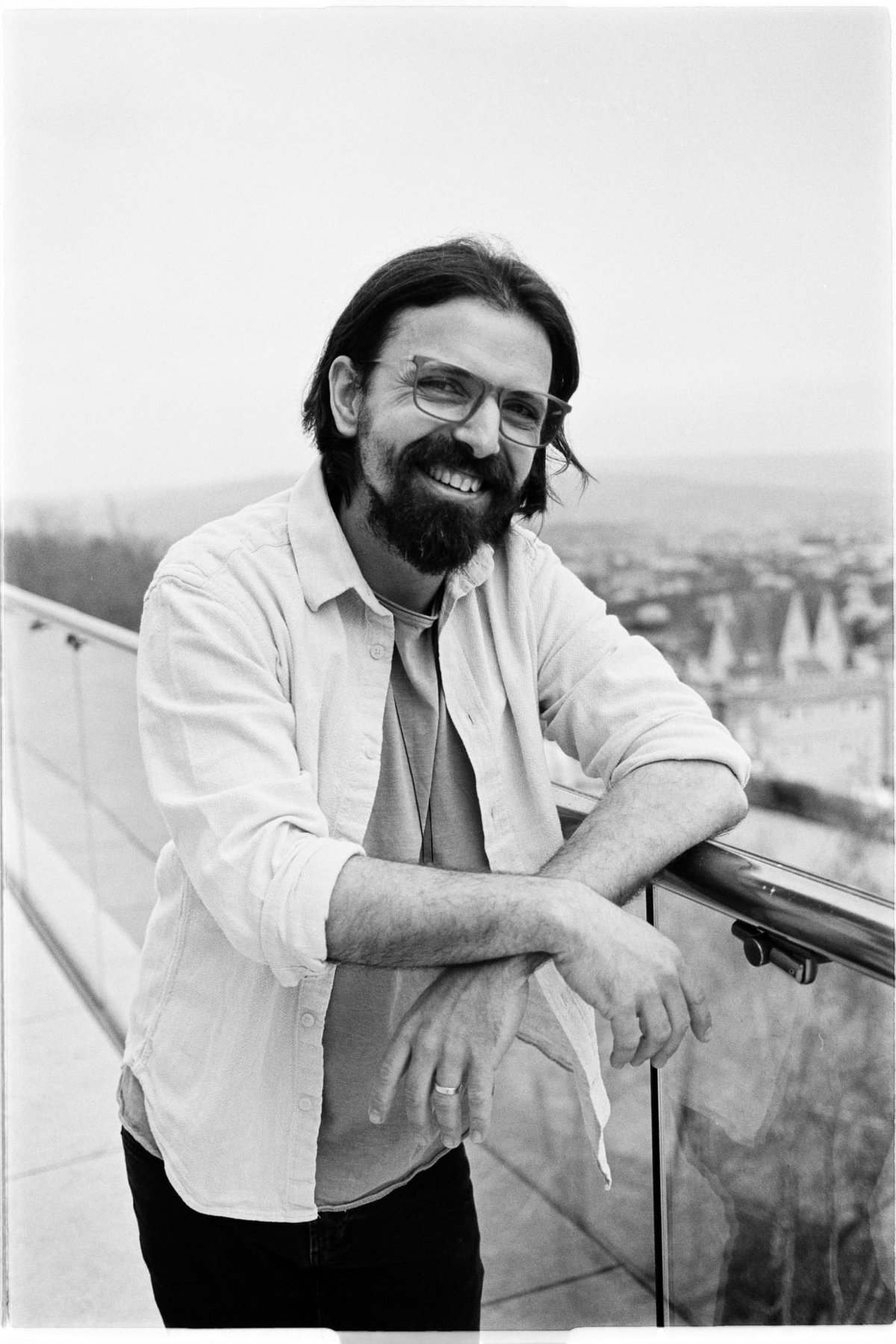 George Ioniță, fotograf, ambasador Focus Nordic, predând fotografie cu telefonul în București